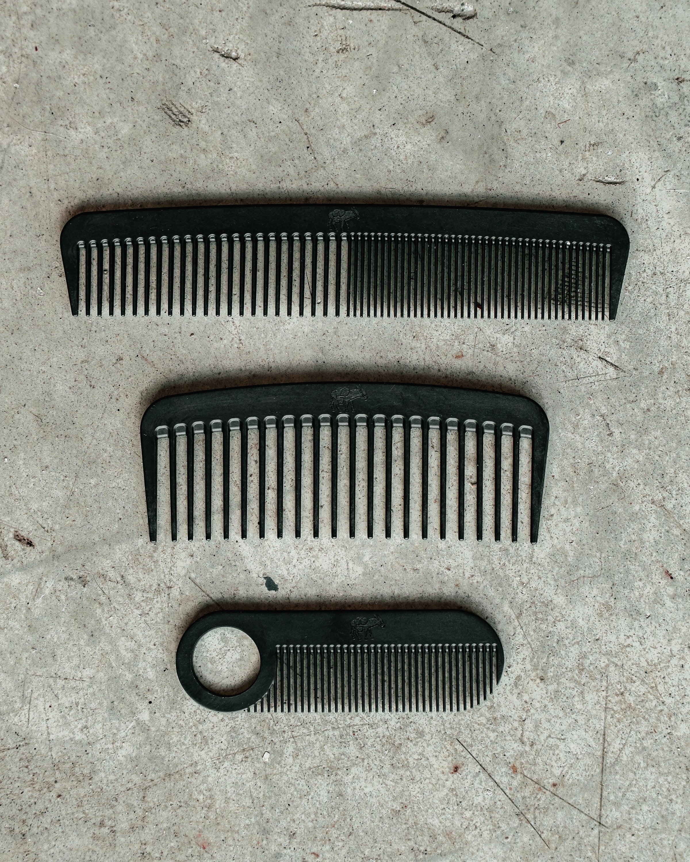 Chicago Comb Co. Model No. 6 — Carbon Fiber Wide Tooth Comb - Image 3