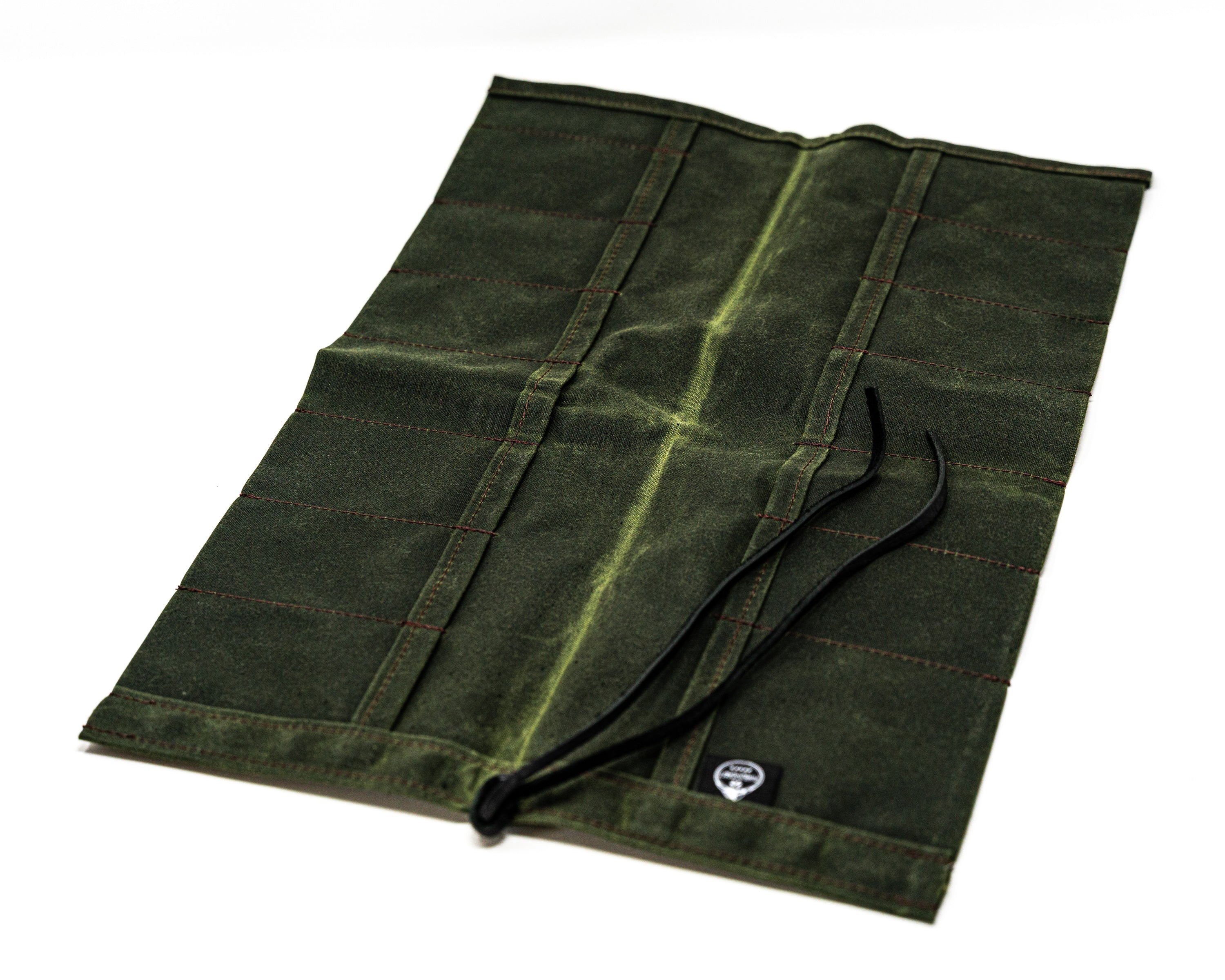 PNW Bushcraft Maple Knife Roll – 15-Pocket Waxed Canvas Tool Roll - Image 3
