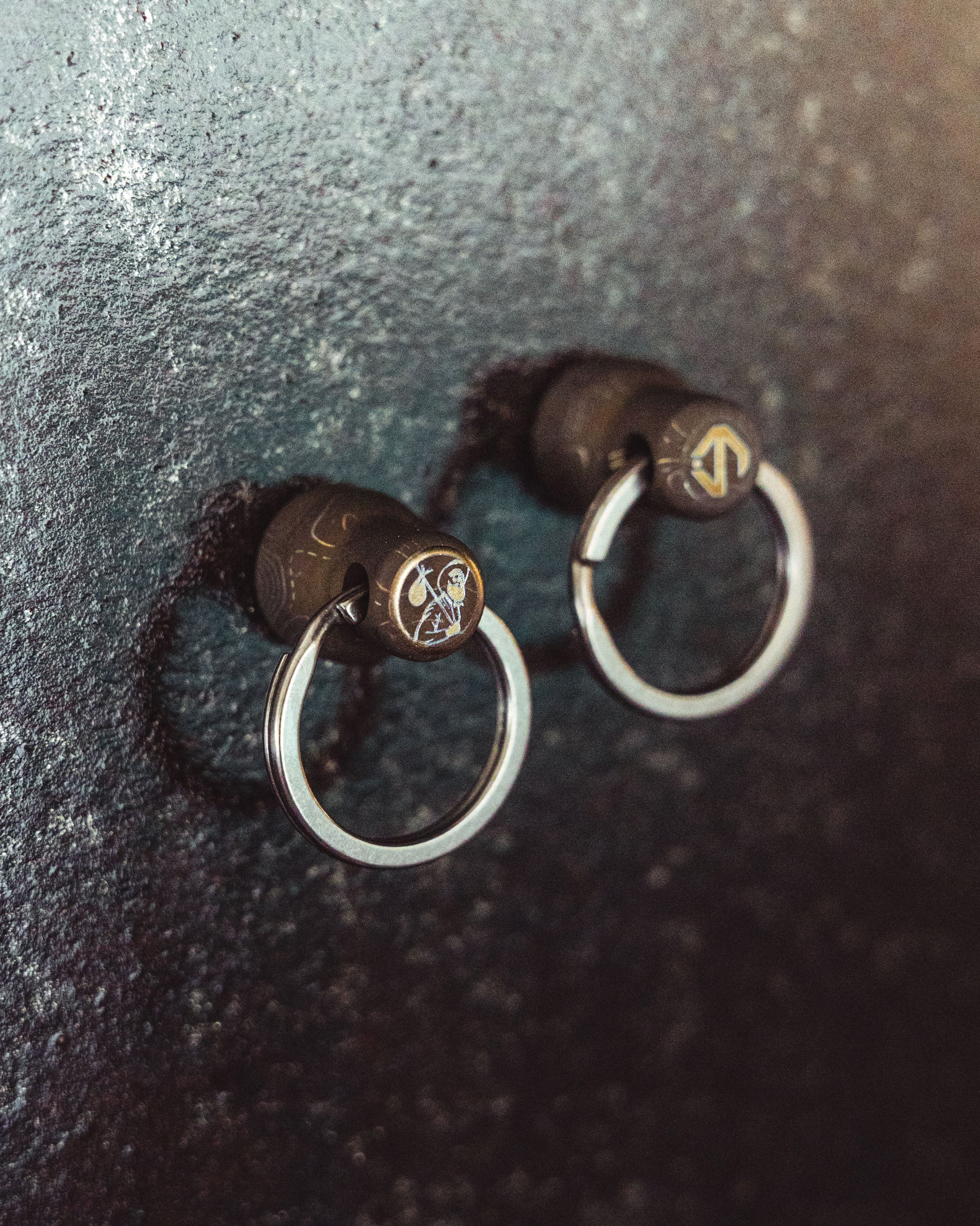 Carry Commission x Urban Carvers Titanium MQR V2 – Bronze Topo Magnetic Key Release - Image 6